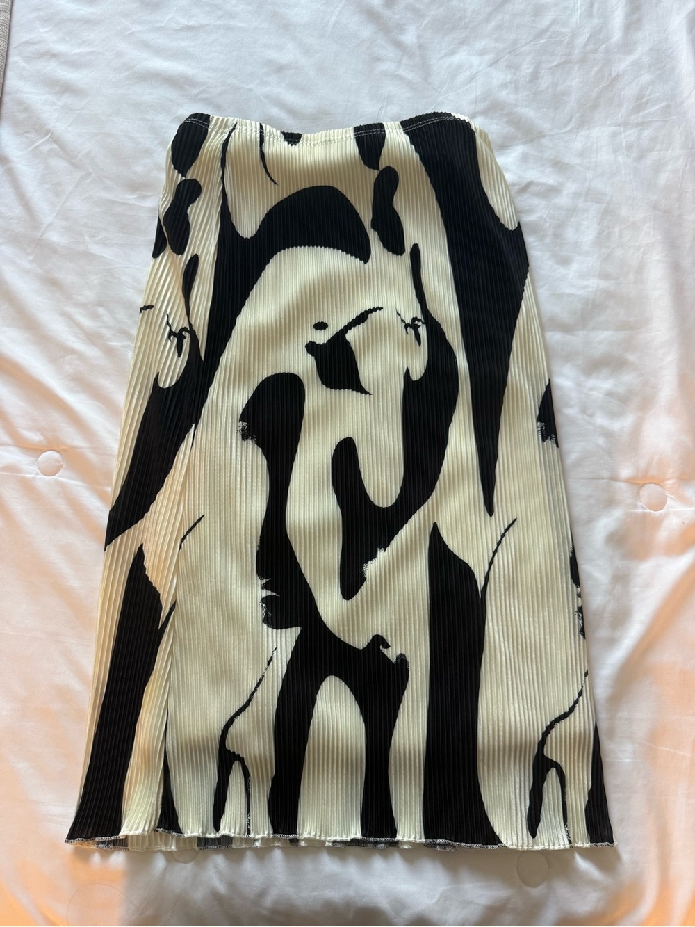 Black & Cream Abstract Pleated Midi Skirt